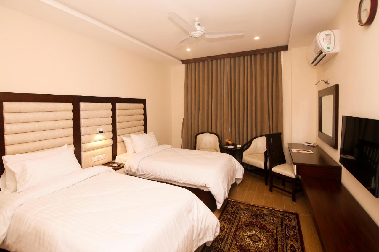 Hotel One Rahim Yar Khan Club Road Exterior photo